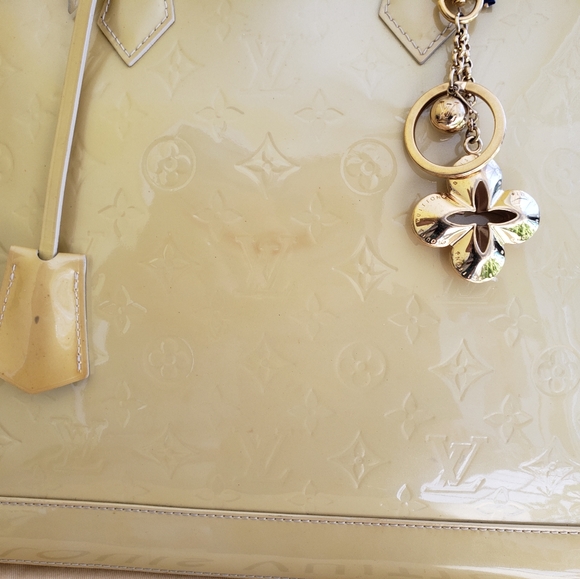 Authentic Louis Vuitton Monogram Alma GM Vernis Leather Handbag - Picture 14 of 15